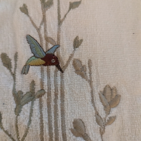 Belks Bath Belks Hummingbird Embroidered Bath Towels Poshmark